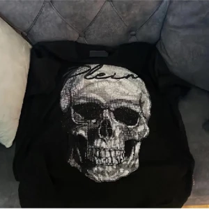 Philip plein - Philip plein t shirt, alla stenarna finns kvar och den är som ny