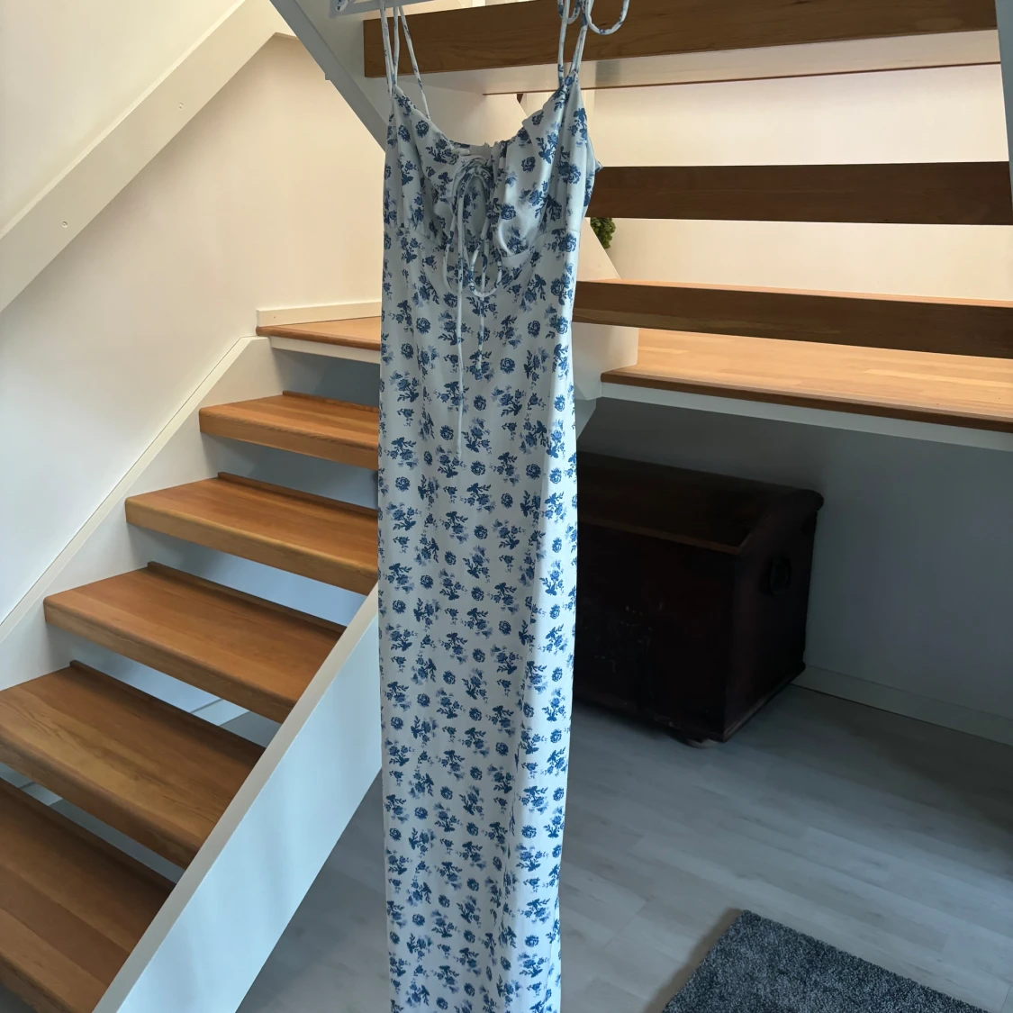 Blommig klänning - 92