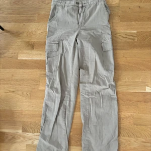 Cargo Byxor - Bra skick, köpta från STR