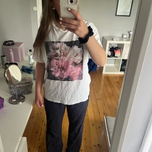 Oversized tshirt  - Oversized tshirt från hm. Jätteskön.💞xs-L