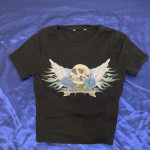 Newyorker t-shirt - Storlek xs, okej skick. Använder inte längre efter som att den är för liten💞