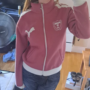 Puma tröja - Gammal puma tröja som inte kommer till användning längre💕