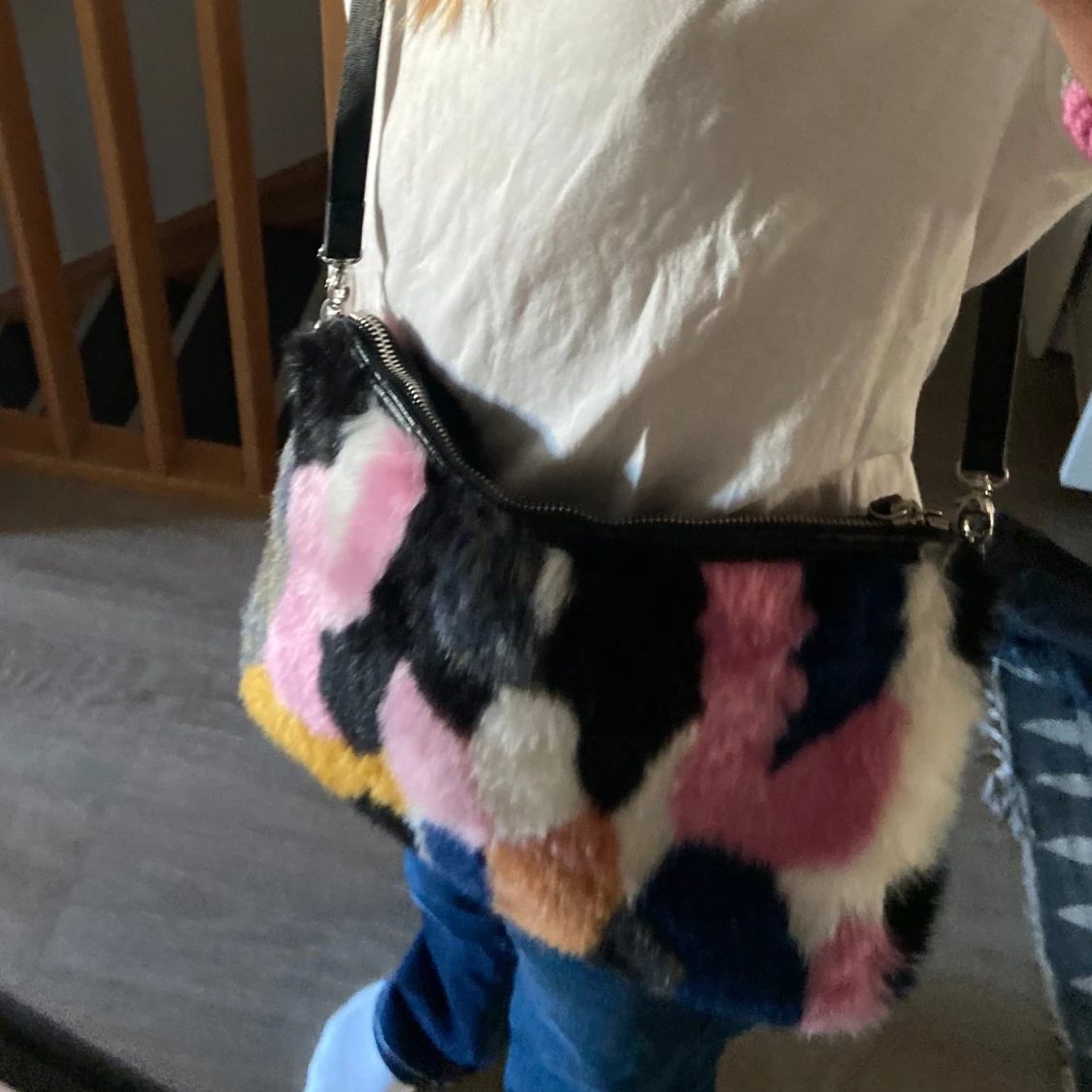 Fluffig och färgglad väska 😽💋