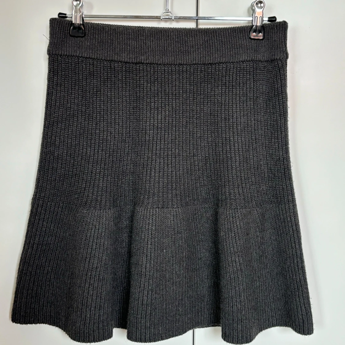 Stickad grå kjol - 90