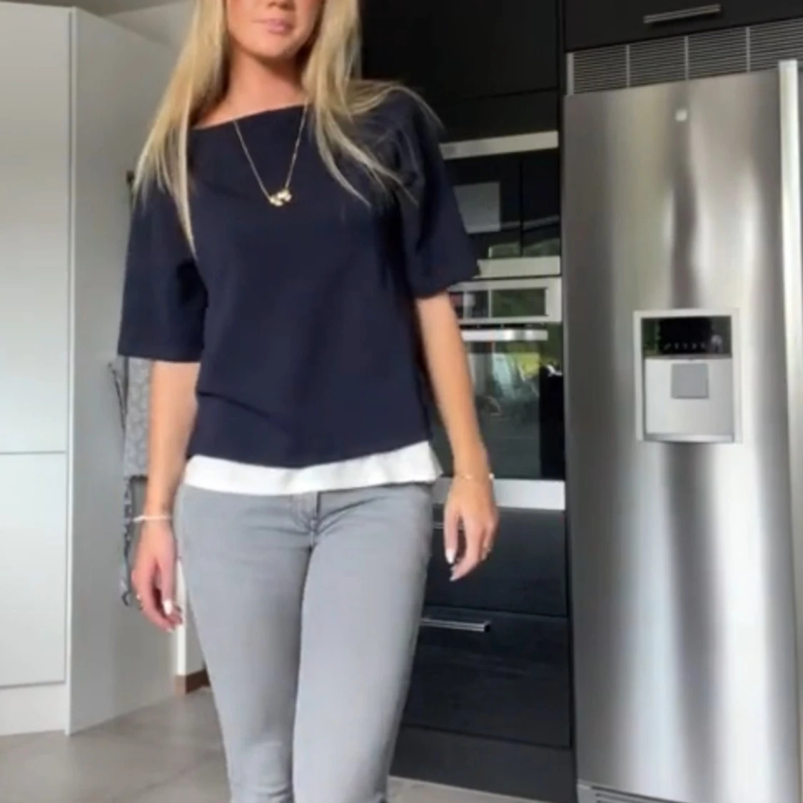 Dö snygg mörkblå tröja - 90