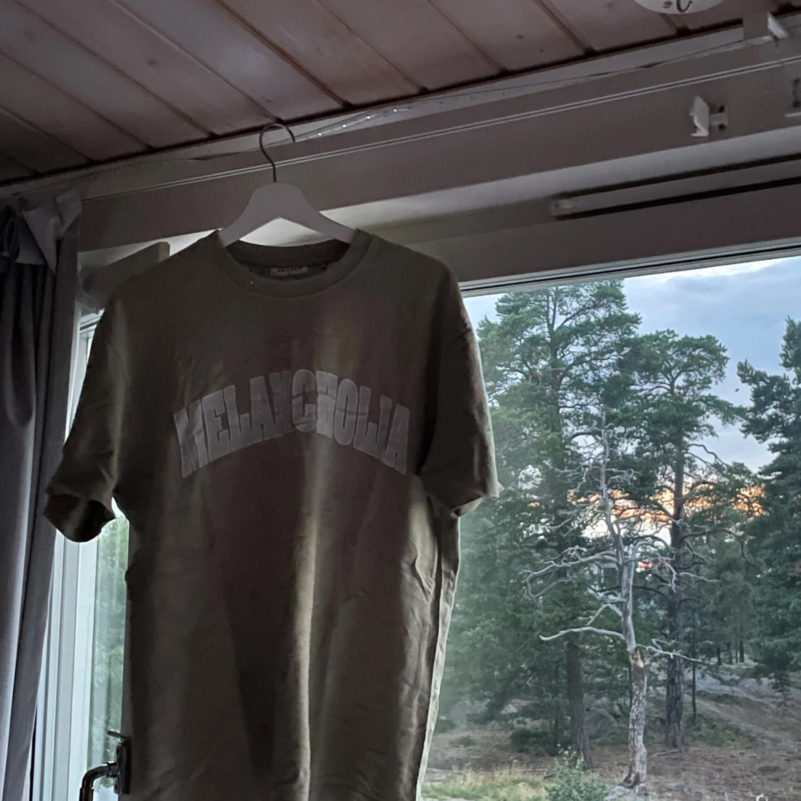 Stilren olivgrön t-shirt - 90