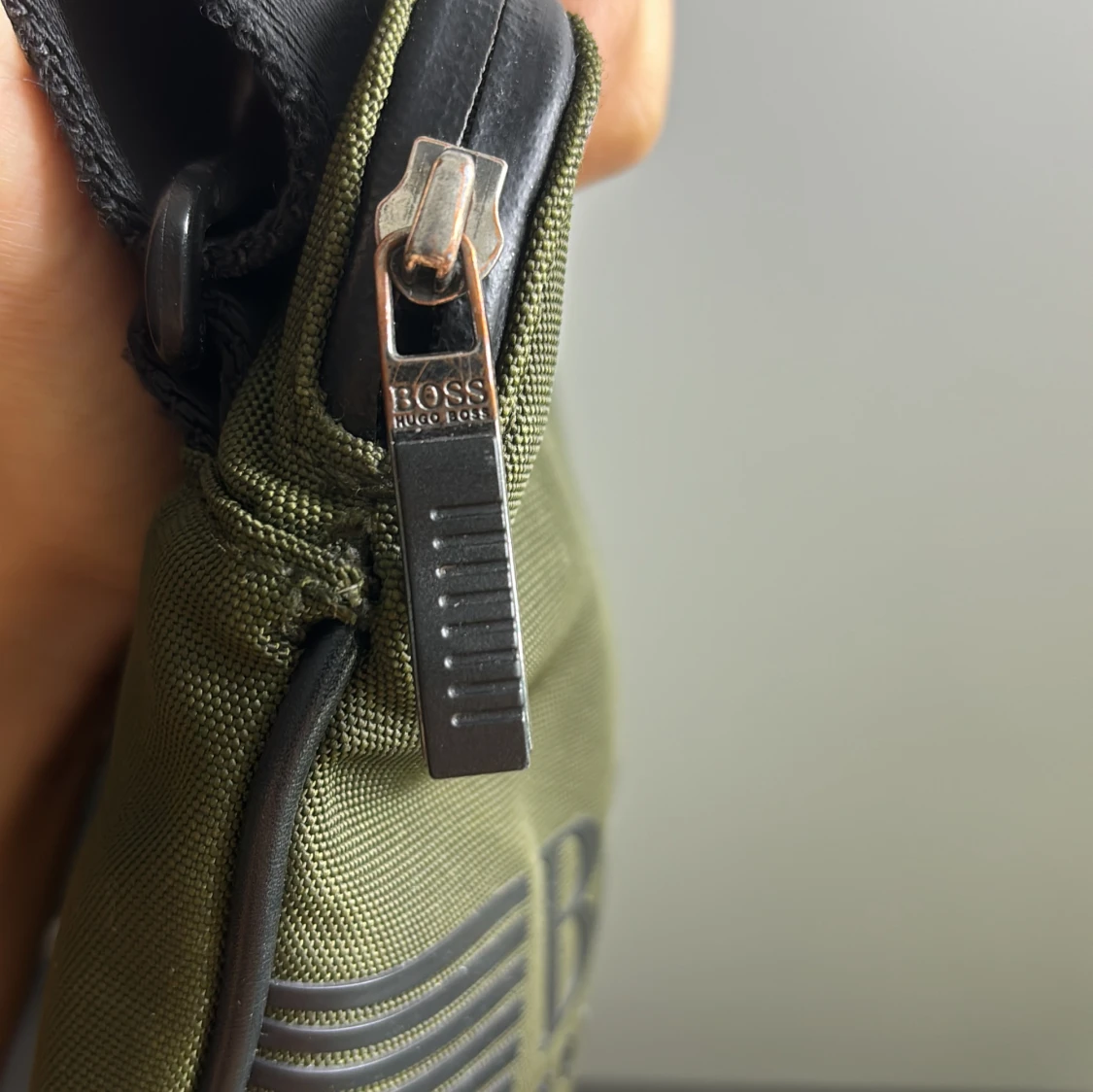 Hugo boss väska - 90