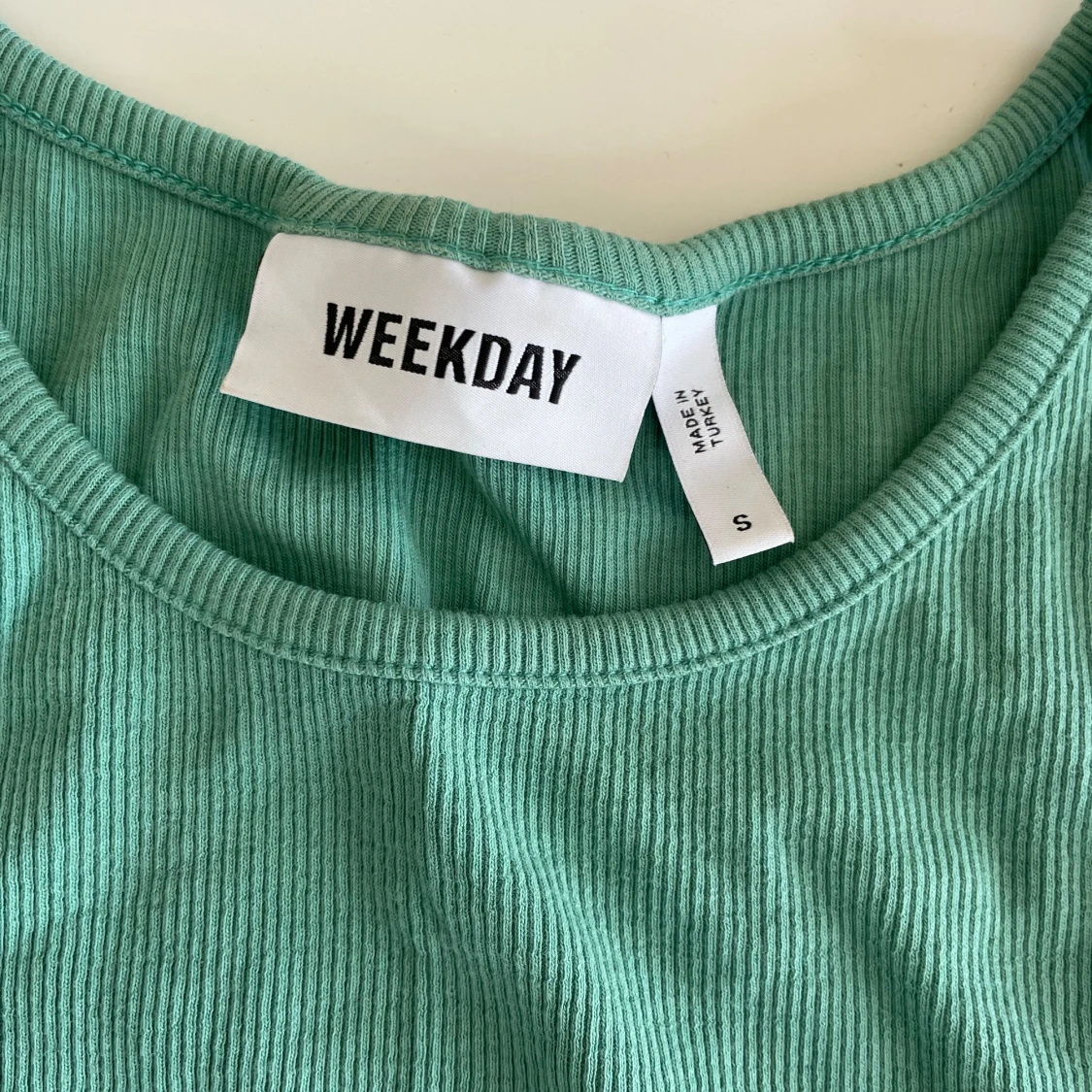 Beige ribbad linnetopp från Zara - 91