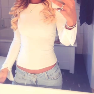 Gina tröja - Tröjan är helt oanvänd💕 (bilden är lånad) 