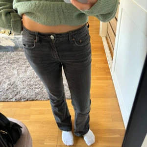 Gråa jeans  - Säljer dessa snygga gråa jeansen från Gina Young , skriv innan du trycker på köp nu 