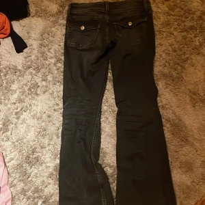 Gina jeans grå - Bra använda typ 5 gånger men är för små nu fina priset är förhandlingsbart 
