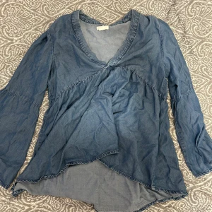 Jeans blus  - Super snygg jeans blir i skönt material 