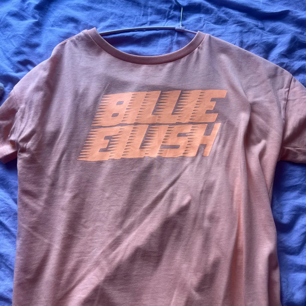 billie eilish t-shirt från hm⭐️. T-shirts.