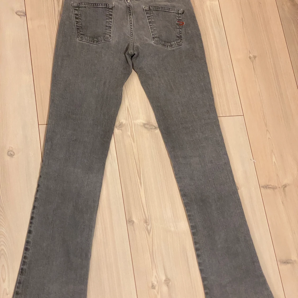 Gråa Diesel jeans - 90