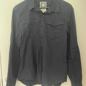 Gstar Skjorta  - Bra skick  Storlek:L  🦩🦩🦩