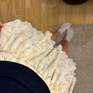 Volangkjol - Köpt för ca 330kr från Na-kd