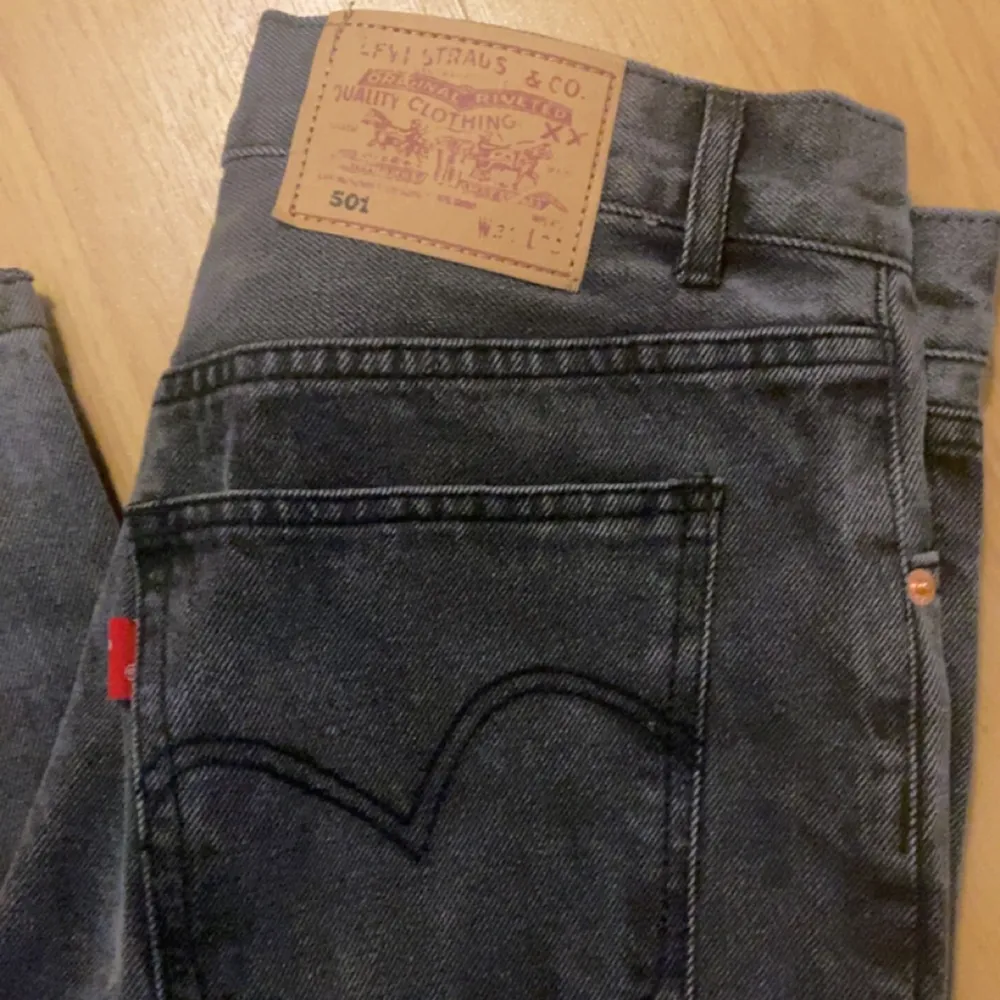 501 Levis jeans helt nya säljer dom för att kom lite för stora på mig, W32 . Jeans & Byxor.