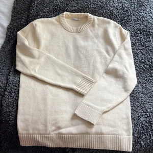 Stickad tröja  - Stickad tröja zara 