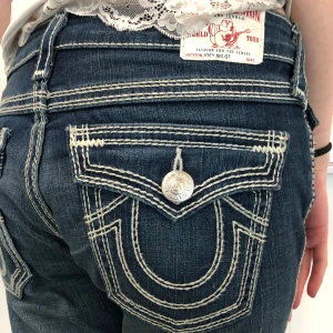 True religion - Jättefint skick nästan helt nya. Säljer endast pga de är för stora för mig…