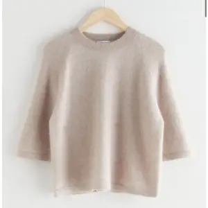 Jättefin stickad tröja från & Other Stories🤍 knappt använd 🤍 Köpte för 690 kr 🤍