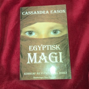 Egyptisk magi bok - En book med generell magi och witchy grejer som ju längre man läser blir mer inriktad mot egyptisk magi