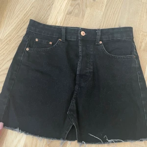 Svart jeanskjol - Söt jeanskjol :)