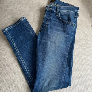 Lee Daren W31 L32 - Lee byxor i mycket bra skick, knappt använda alls. W31, L32. 