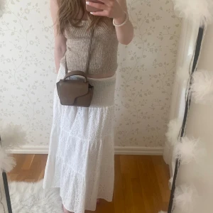 Långkjol - Säljer denna fina långkjolen som inte kommer till användning💗💗