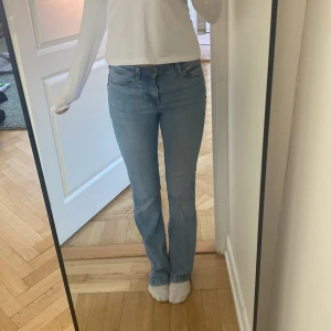 Lowwaist bootcut jeans - Ett par jättefina nästan oanvända lowwais bootcut JDY jeans💕💕