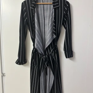 Kofta / cardigan  - Lång kofta / cardigan storlek M