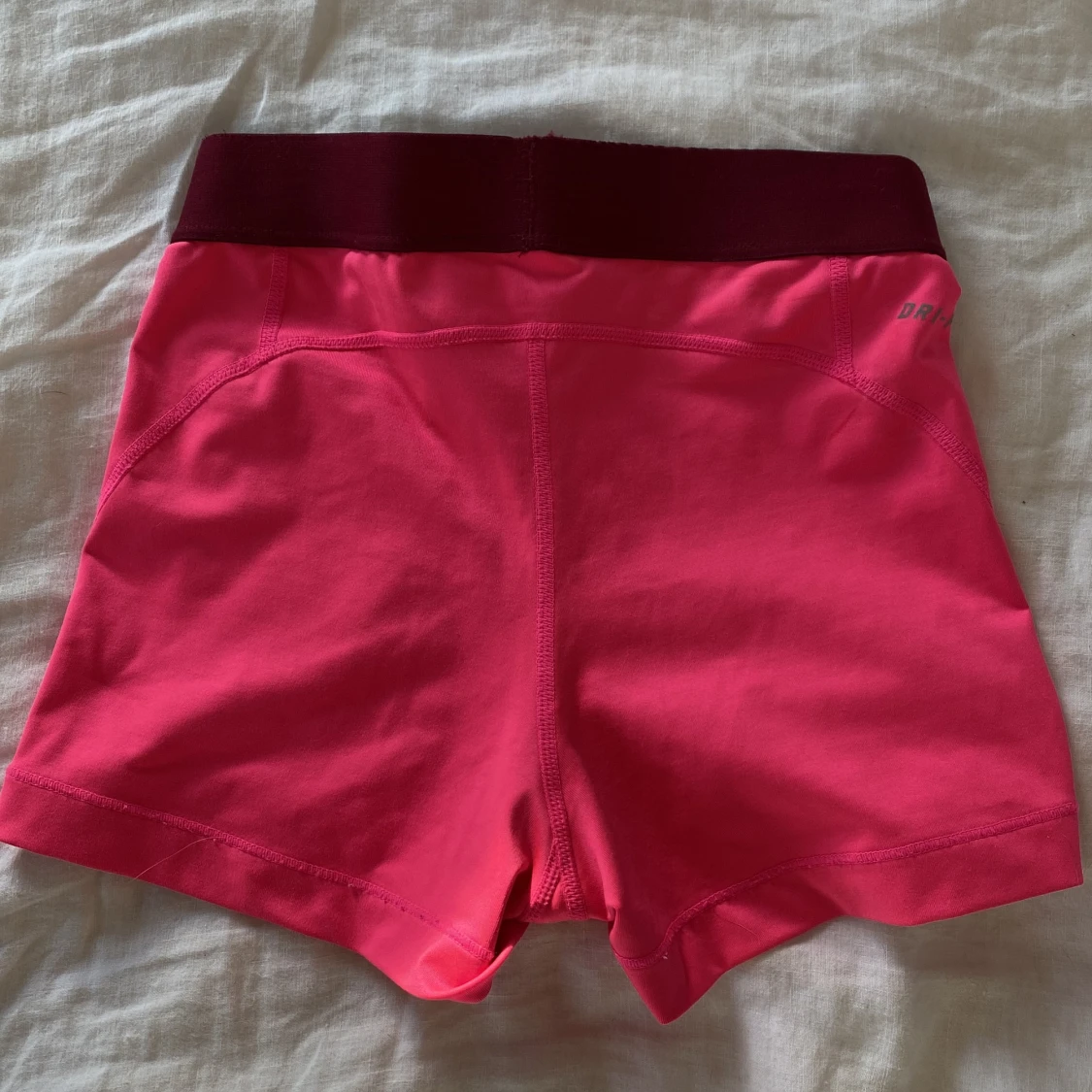 Rosa nike pro shorts  - 90