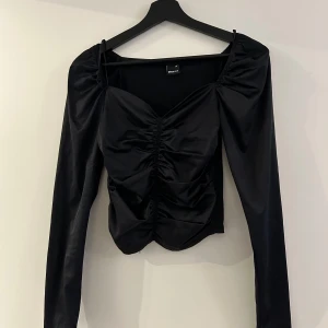 Topp - Satintopp från Gina Tricot. Fint skick