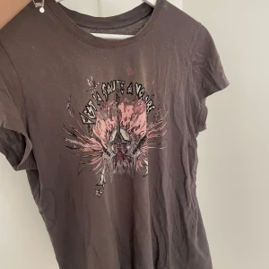 Zadig t-shirt  - Cool t-shirt från zara men som har blekts något och är därför ljusare på några ställen. Se bilderna 