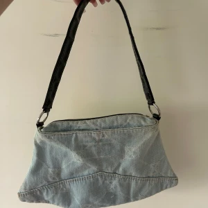 Jeansväska - Jätte söt jeansväska som inte kommer till användning. 🎀 
