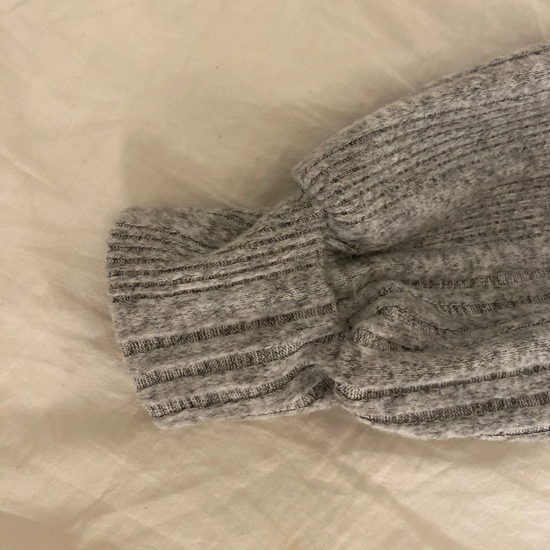 Grå magtröja  - 91