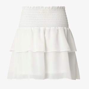 Fin kjol som både kan användas som överdel och underdel, kommer ifrån butiken Chelsea 🤩❤️