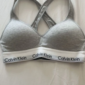 Calvin Klein bh  - Jätte fint skick, nästan aldrig använd. Storlek S 🩷