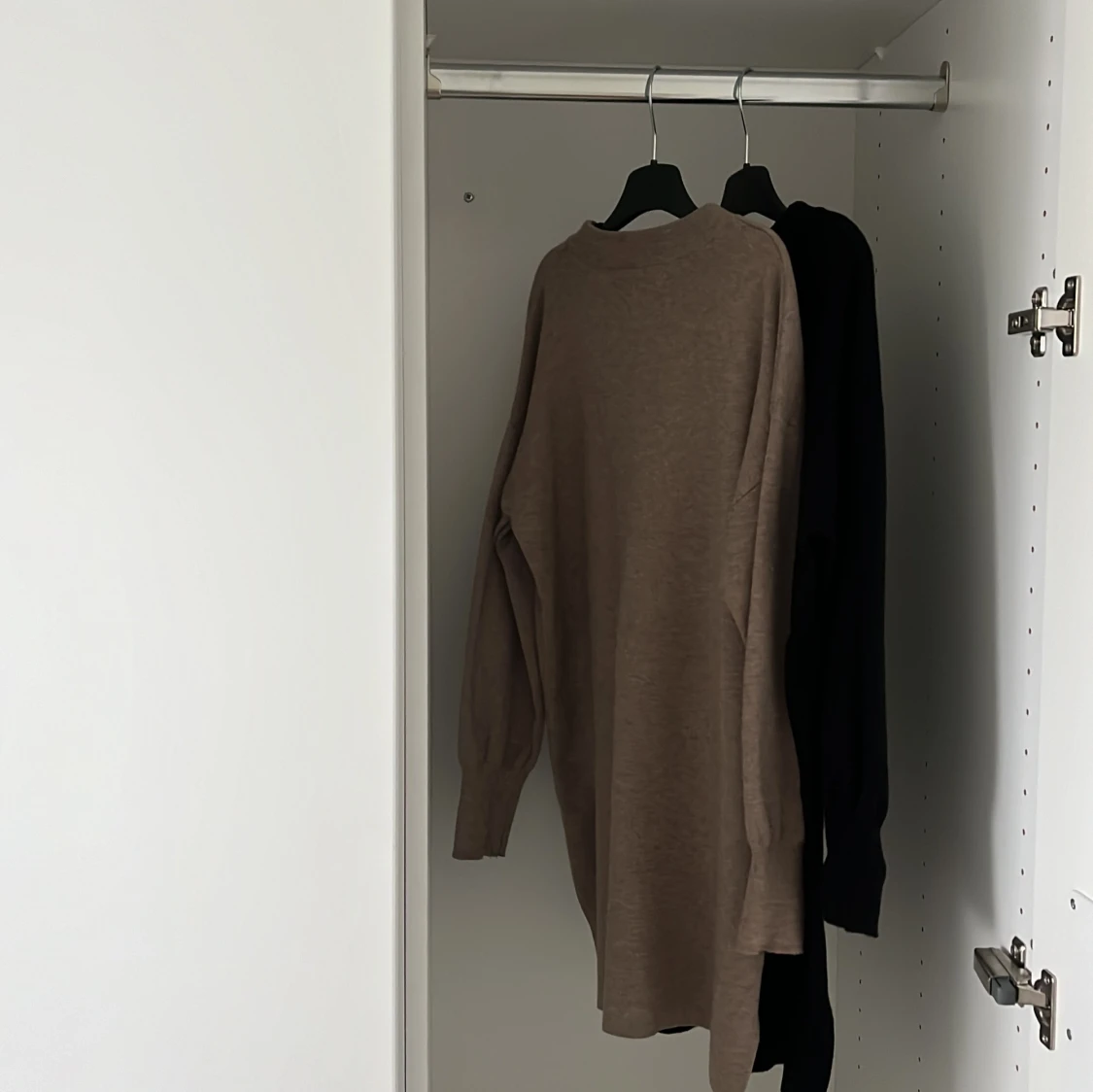  Två klänningar som jag knappast har använt och är inte min stil längre