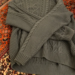 Ull hoddie - Köptes för 900 användes ett par gånger under kalla vintern. Hoppas att kunna hitta en ny ägare