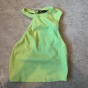 Grön zara topp💘 - Söt zara topp, skriv vid intresse eller frågor💖Pris kan diskuteras💞