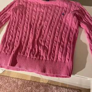 😍Polo Ralph Lauren😍 - Säljer min polo Ralph Lauren tröja stl 12-14 år. Skick:som ny Mitt pris: 350kr Nypris: 1777kr Kontakta mig vid köp eller adda min snap @nellie_we