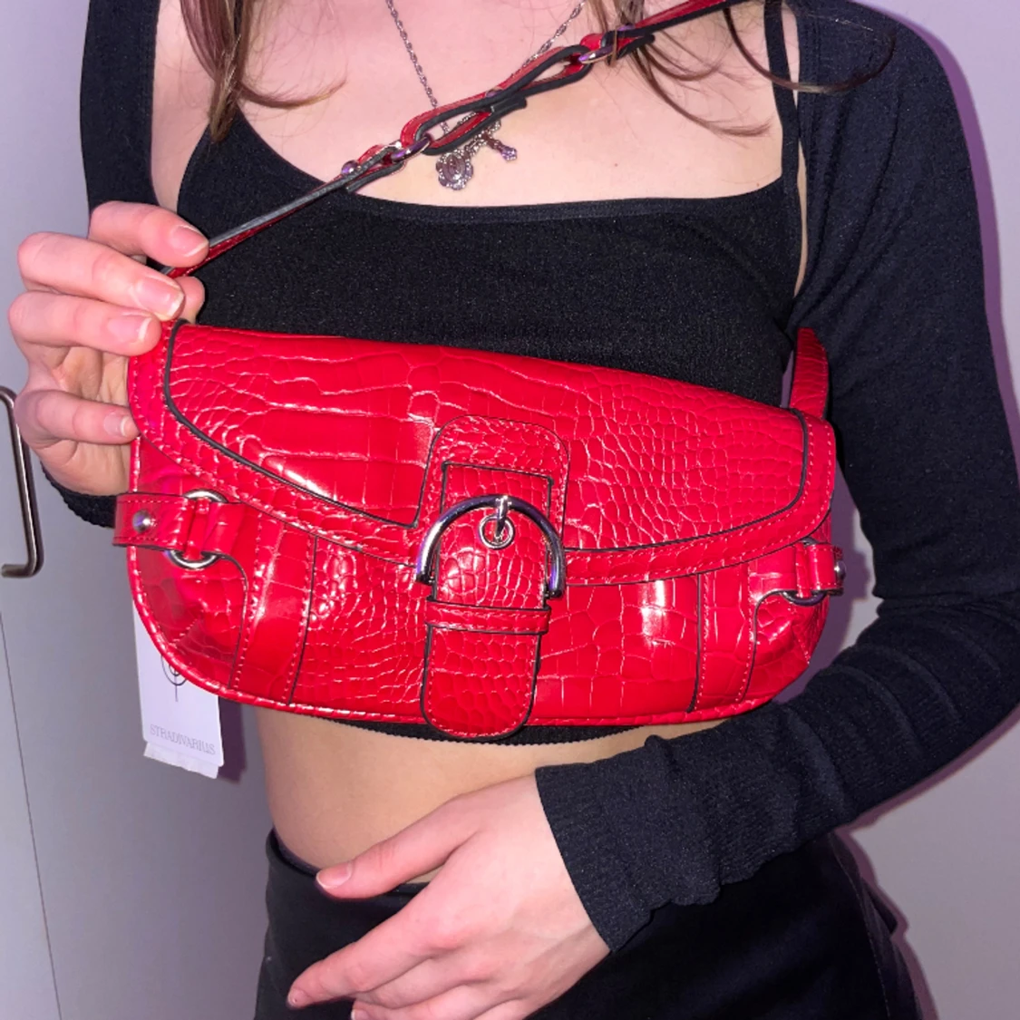 Röd  väska  - 91