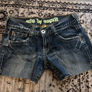 Jeansshorts  - Ett par fina jeansshorts från edc, säljs eftersom dem ej passar mig. 