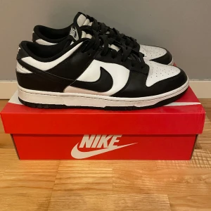 Panda dunks storlek 46 - Säljer Panda dunks  Storlek 46 Skick: 7/10 Pris: 900kr