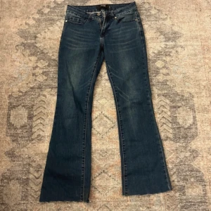 Jeans  - Bra skicka skriv om funderingar 