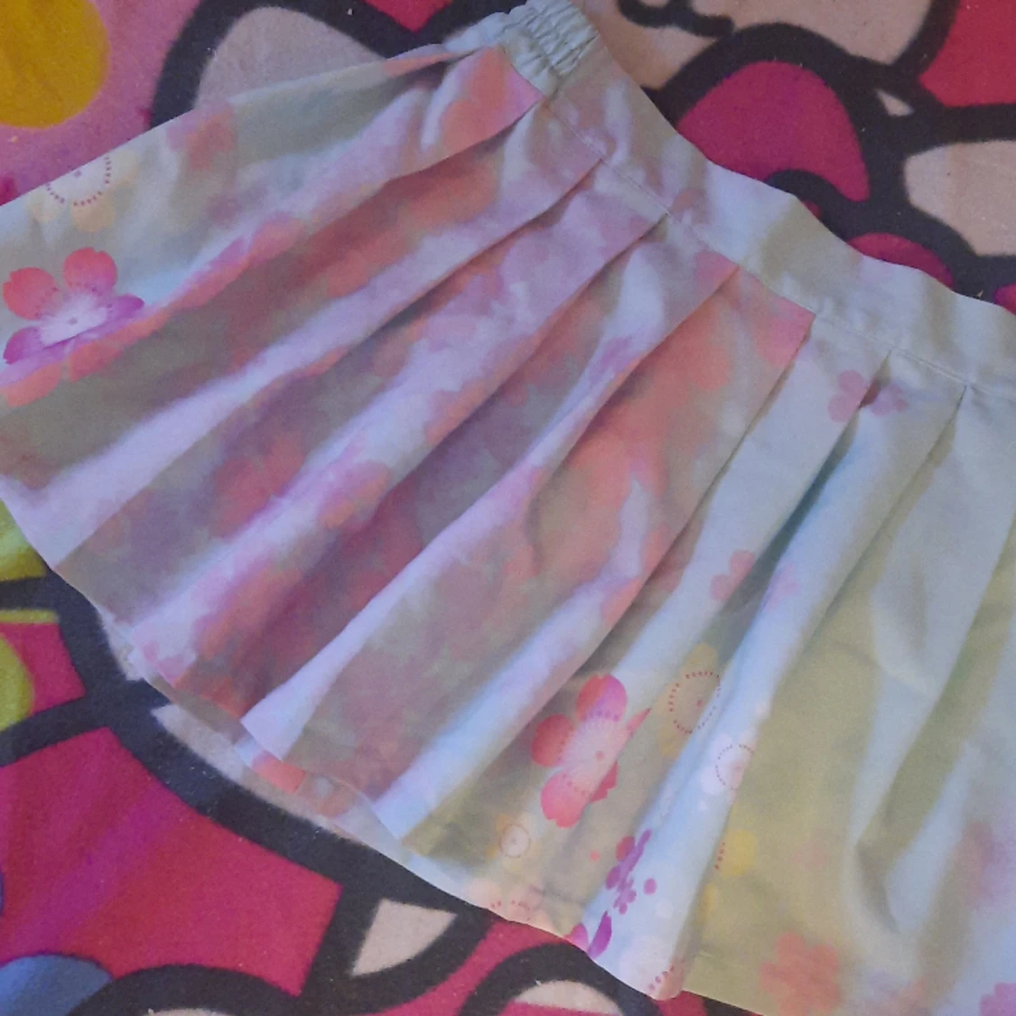 Schoolgirl kjol med blommor sakura - 90