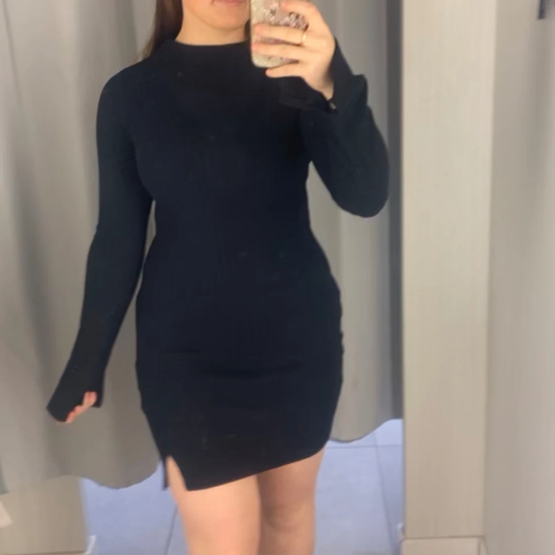 Svart ribbad klänning