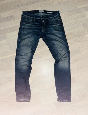 Replay Anbass mörkblå jeans - Blåa replay ambass jeans, inga defekter. W32 L32. Pris kan diskuteras. Skriv om du är intresserad !!