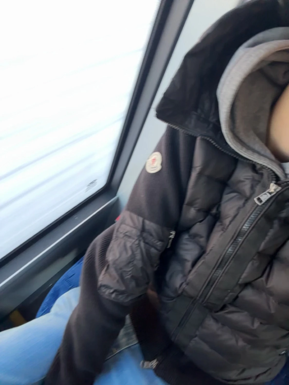 Svart Moncler dunjacka med huva - 6