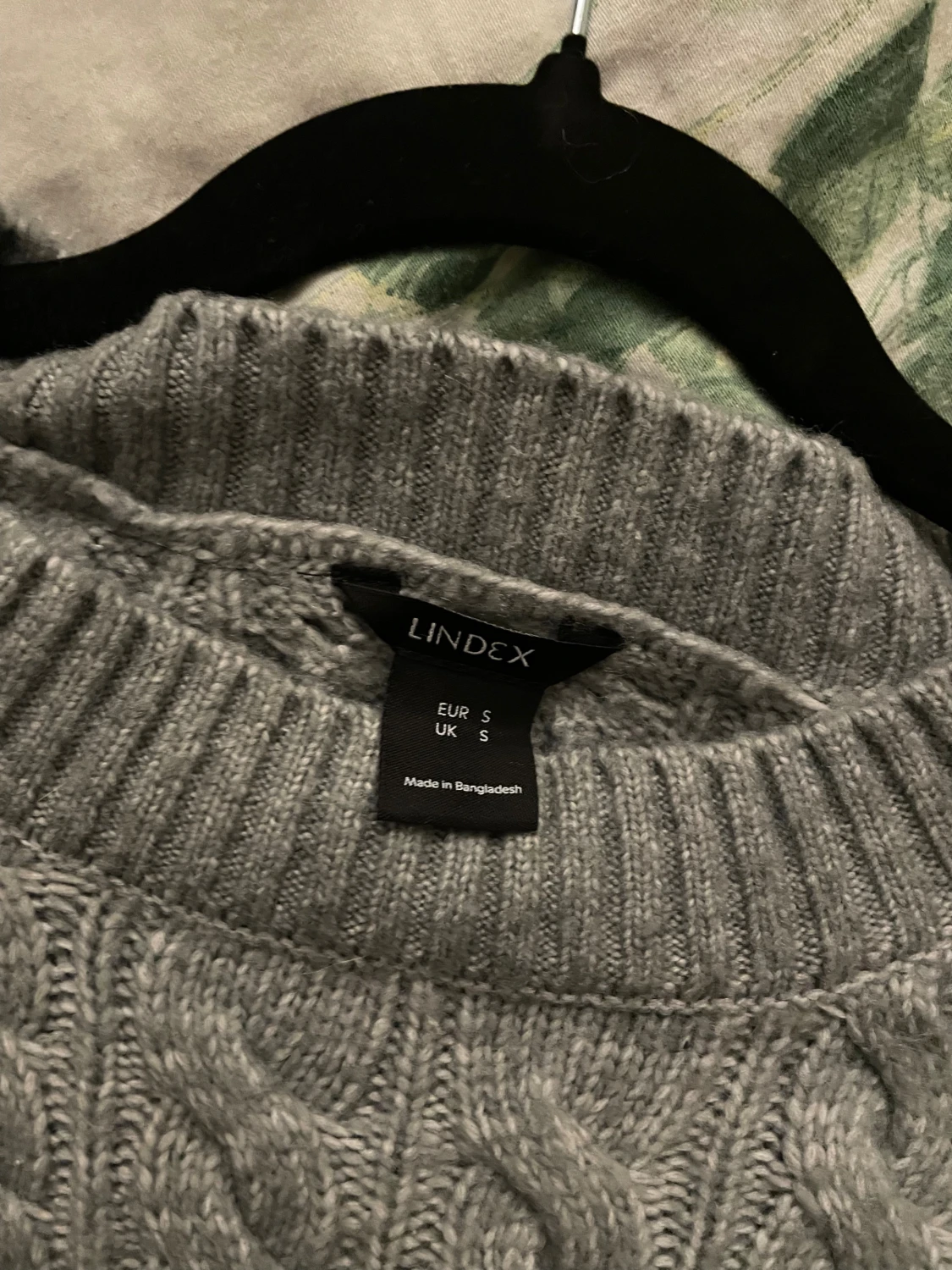 Grå stickad tröja från Lindex - 1